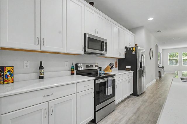 219 VILLA LUNA LANE, Lutz, FL 33549