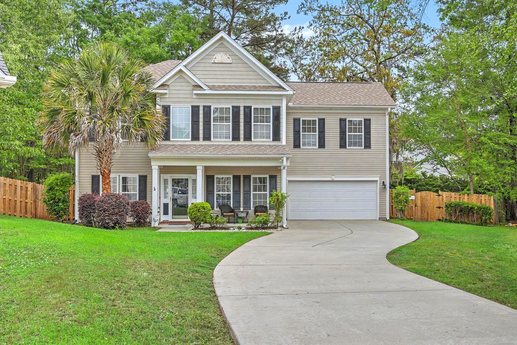 Image 1 of property listing at 210 Curico Lane, Summerville, SC 29483