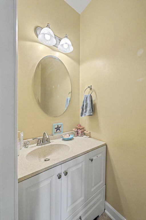 Image 11 of property listing at 210 Curico Lane, Summerville, SC 29483
