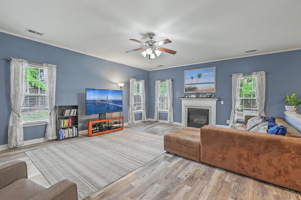 Image 14 of property listing at 210 Curico Lane, Summerville, SC 29483