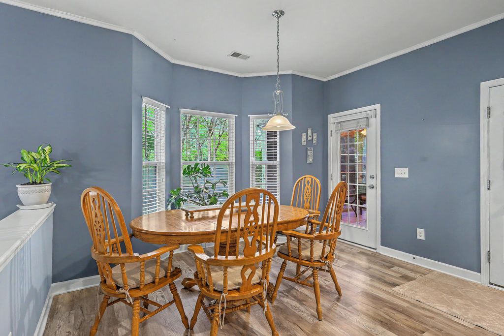 Image 15 of property listing at 210 Curico Lane, Summerville, SC 29483