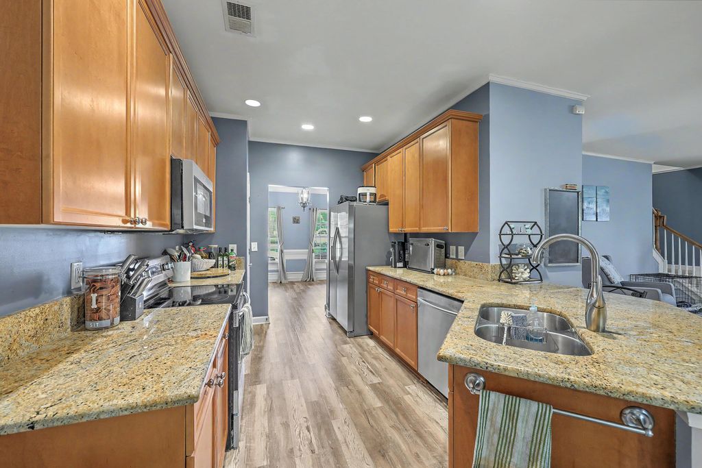 Image 17 of property listing at 210 Curico Lane, Summerville, SC 29483