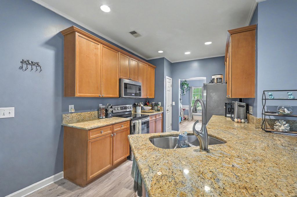 Image 18 of property listing at 210 Curico Lane, Summerville, SC 29483