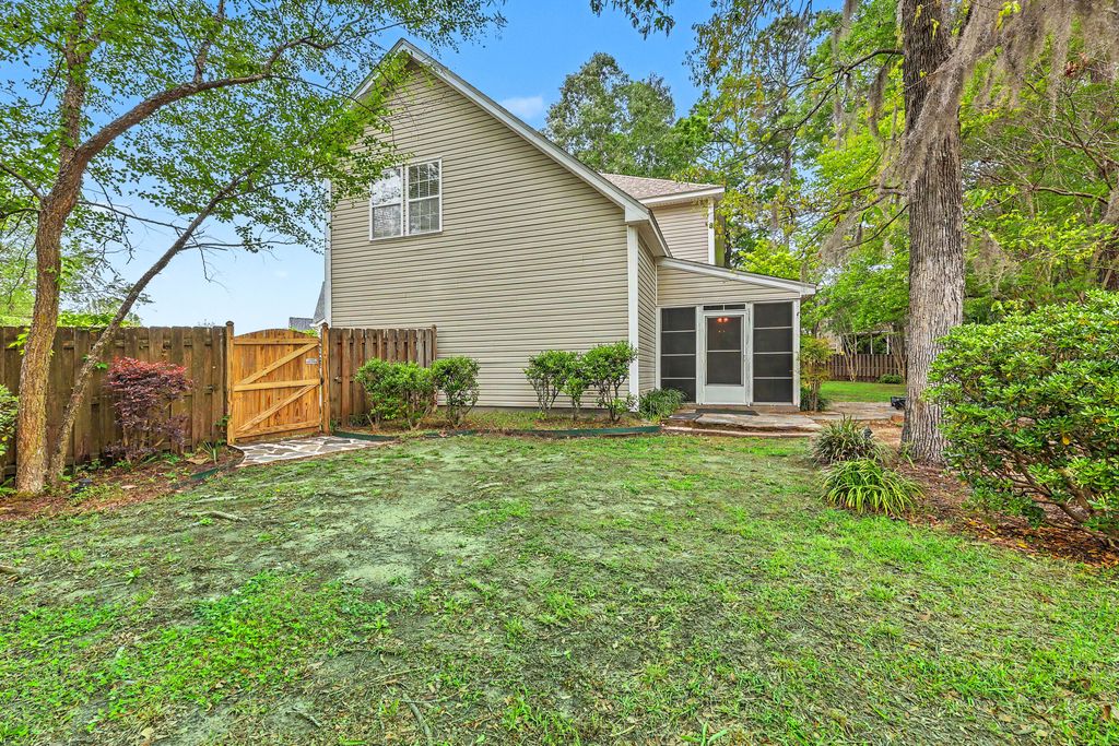 Image 37 of property listing at 210 Curico Lane, Summerville, SC 29483