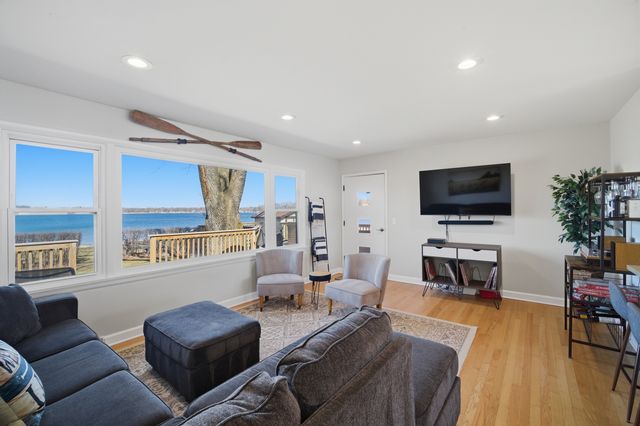 501 E Liberty Street, Wauconda, IL 60084