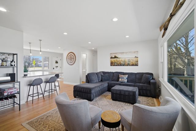 501 E Liberty Street, Wauconda, IL 60084