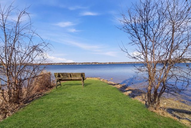 501 E Liberty Street, Wauconda, IL 60084