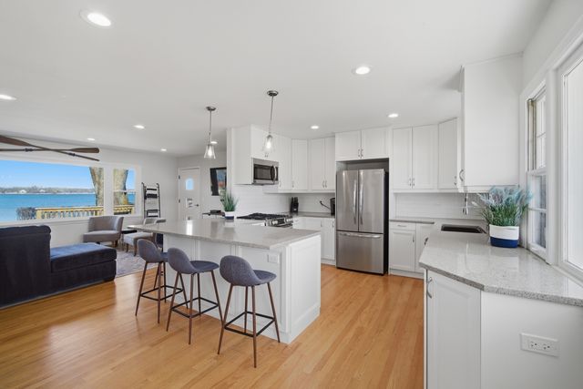 501 E Liberty Street, Wauconda, IL 60084