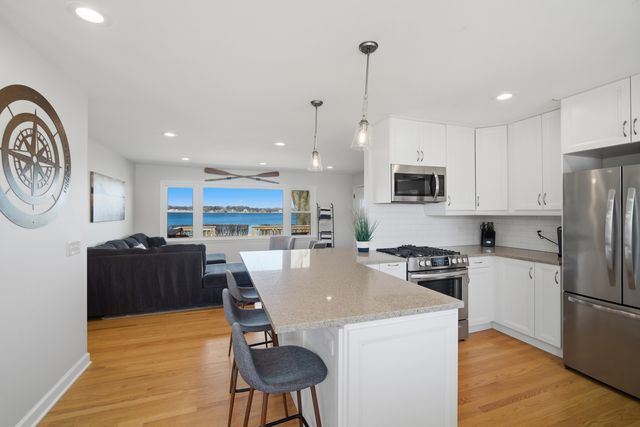 501 E Liberty Street, Wauconda, IL 60084