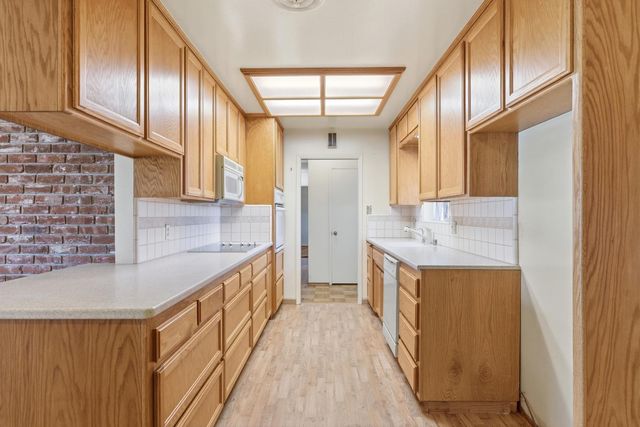 713 Rio Vista Dr, Modesto, CA 95355