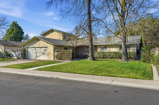 713 Rio Vista Dr, Modesto, CA 95355
