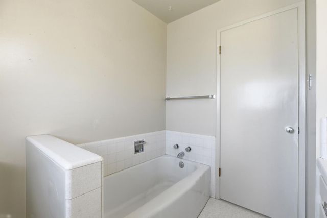 713 Rio Vista Dr, Modesto, CA 95355