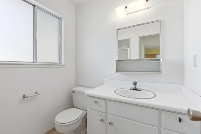 713 Rio Vista Dr, Modesto, CA 95355