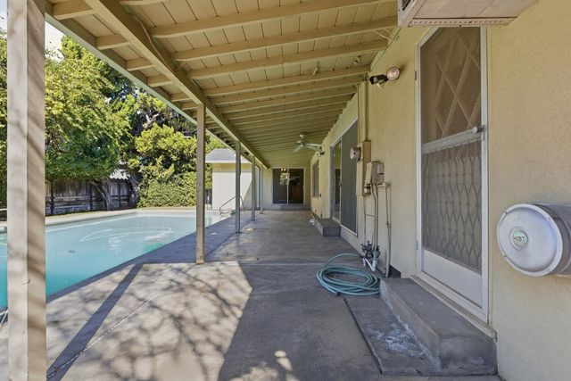 713 Rio Vista Dr, Modesto, CA 95355