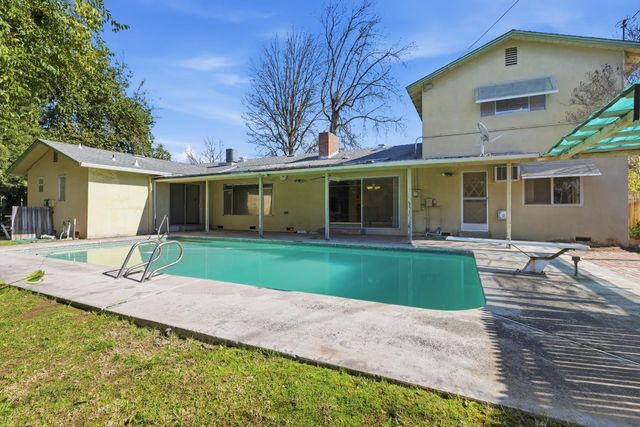 713 Rio Vista Dr, Modesto, CA 95355