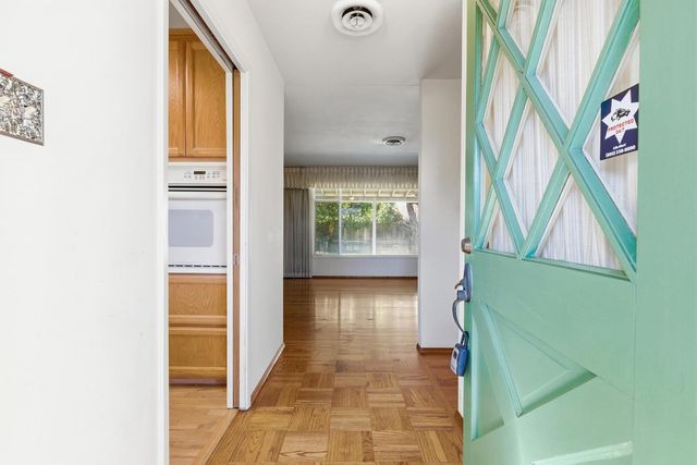 713 Rio Vista Dr, Modesto, CA 95355