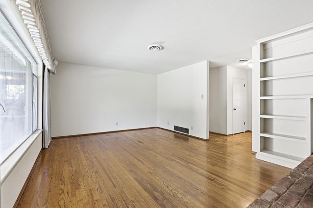 713 Rio Vista Dr, Modesto, CA 95355