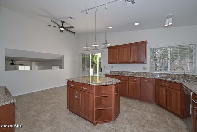 7629 W KRISTAL Way, Glendale, AZ 85308