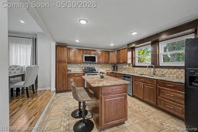 13867 Humphrey Street, Southgate, MI 48195