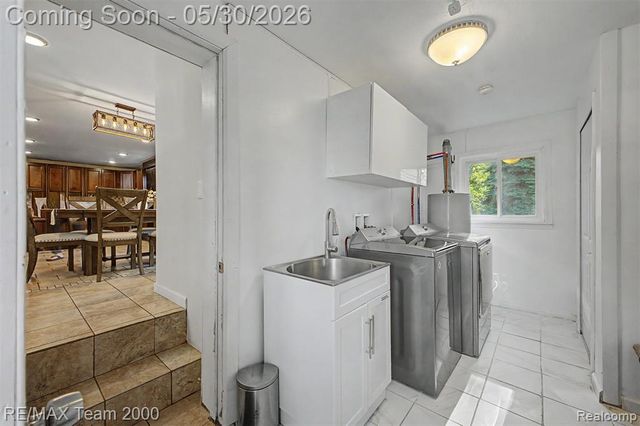 13867 Humphrey Street, Southgate, MI 48195
