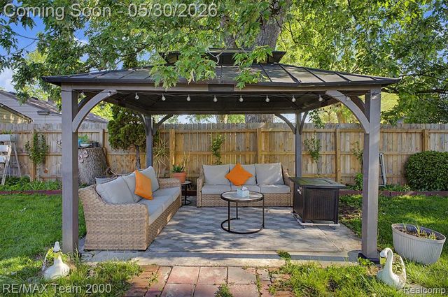 13867 Humphrey Street, Southgate, MI 48195