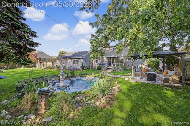 13867 Humphrey Street, Southgate, MI 48195