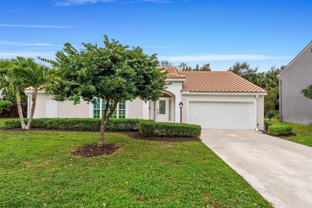 10223 Hunt Club Lane, Palm Beach Gardens, FL 33418