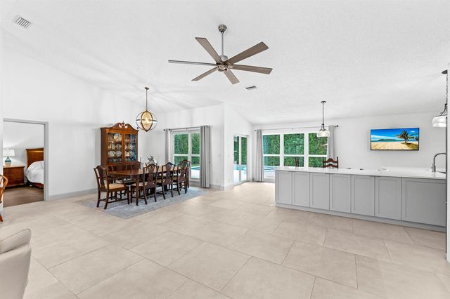 10223 Hunt Club Lane, Palm Beach Gardens, FL 33418