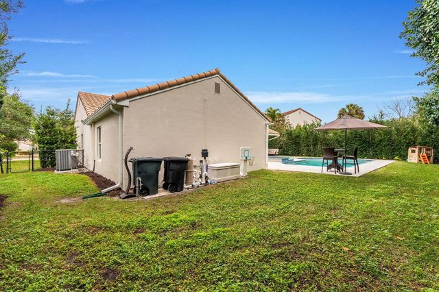 10223 Hunt Club Lane, Palm Beach Gardens, FL 33418