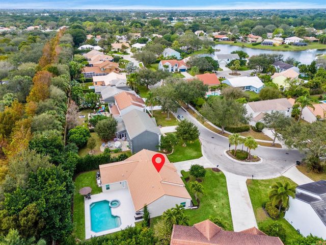 10223 Hunt Club Lane, Palm Beach Gardens, FL 33418