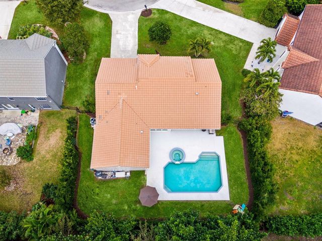 10223 Hunt Club Lane, Palm Beach Gardens, FL 33418
