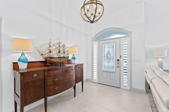 10223 Hunt Club Lane, Palm Beach Gardens, FL 33418