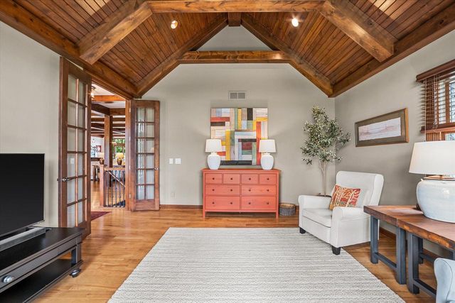 2150 Old Lantern CIRCLE, Delafield, WI 53018