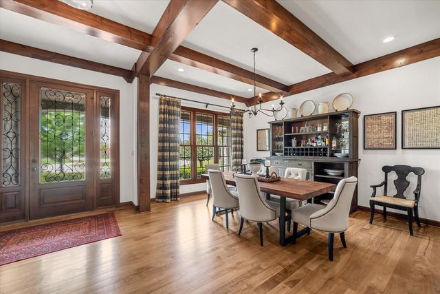 2150 Old Lantern CIRCLE, Delafield, WI 53018