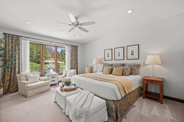 2150 Old Lantern CIRCLE, Delafield, WI 53018