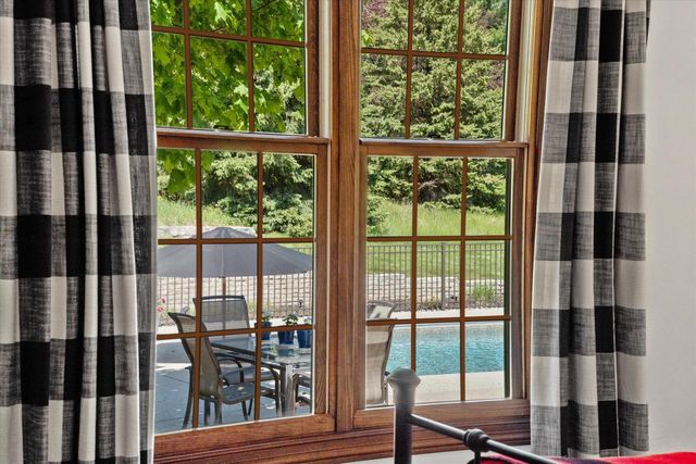 2150 Old Lantern CIRCLE, Delafield, WI 53018