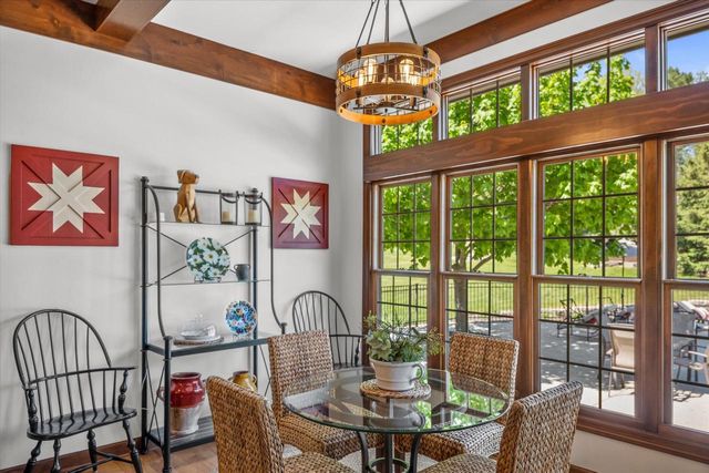 2150 Old Lantern CIRCLE, Delafield, WI 53018