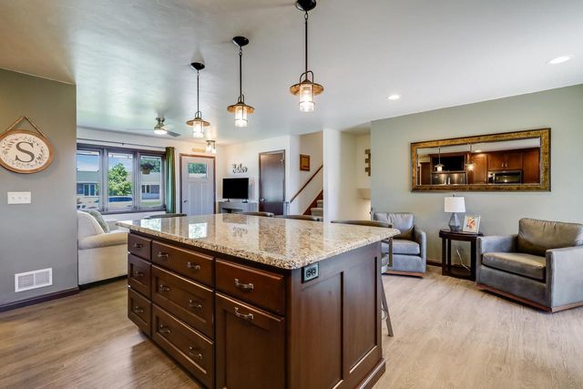5033 Brookfield CIRCLE, Manitowoc, WI 54220