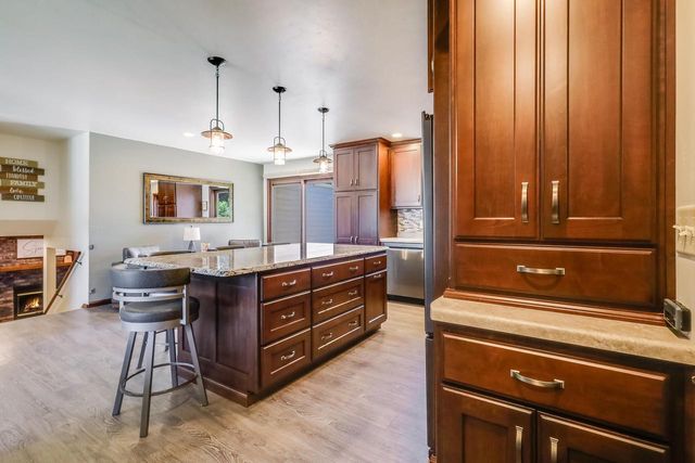 5033 Brookfield CIRCLE, Manitowoc, WI 54220