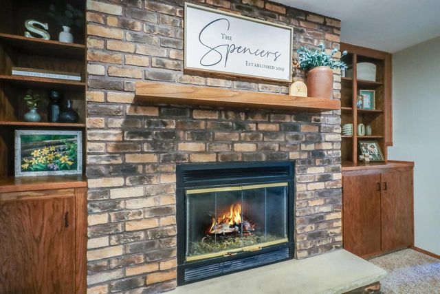 5033 Brookfield CIRCLE, Manitowoc, WI 54220