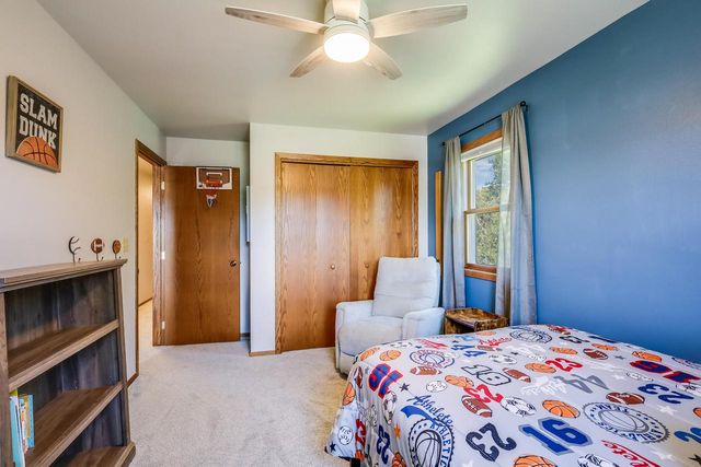 5033 Brookfield CIRCLE, Manitowoc, WI 54220