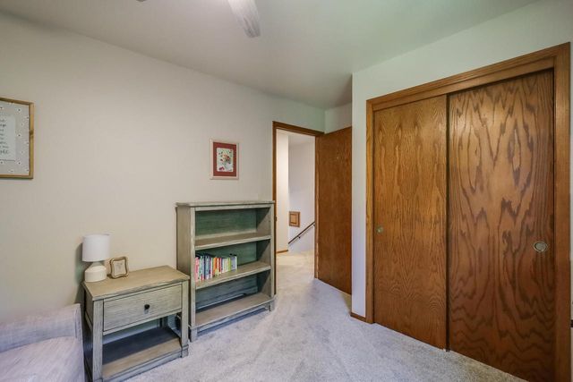 5033 Brookfield CIRCLE, Manitowoc, WI 54220