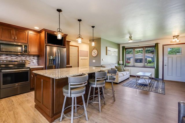 5033 Brookfield CIRCLE, Manitowoc, WI 54220