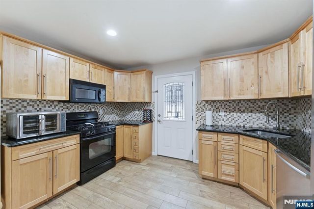 260 Hamilton Road, Teaneck, NJ 07666