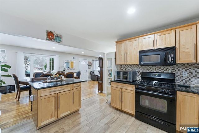 260 Hamilton Road, Teaneck, NJ 07666