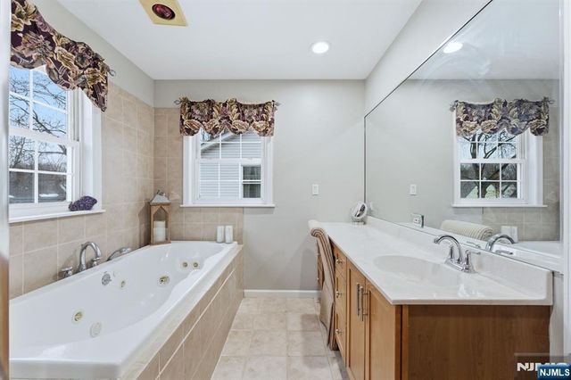 260 Hamilton Road, Teaneck, NJ 07666