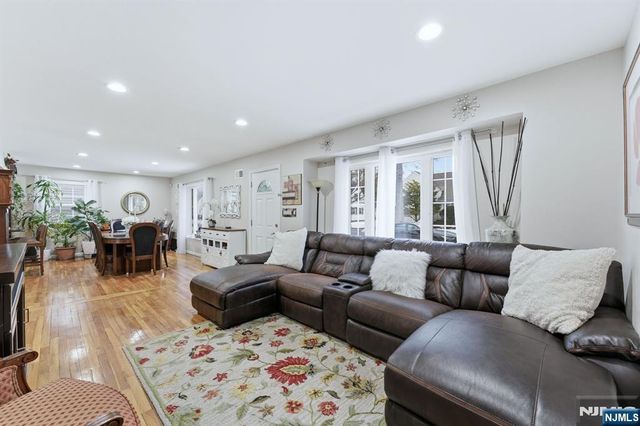 260 Hamilton Road, Teaneck, NJ 07666