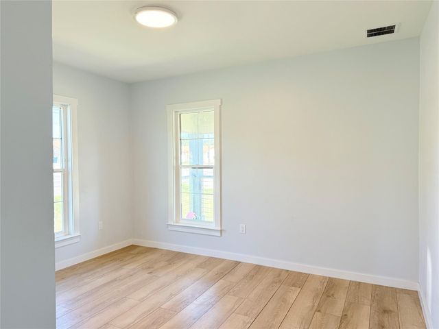 100 W Caskey ST, Florence, TX 76527