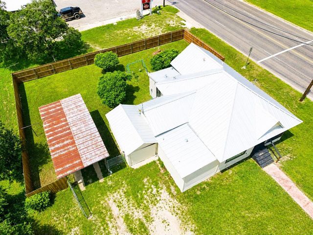 100 W Caskey ST, Florence, TX 76527