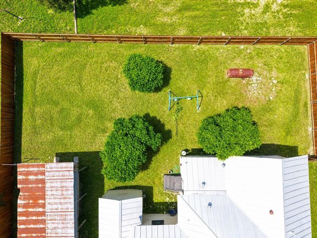100 W Caskey ST, Florence, TX 76527